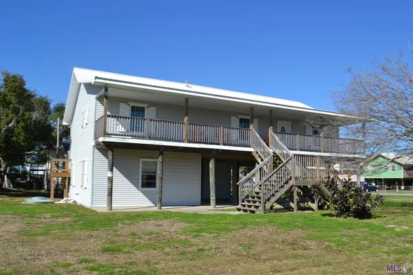 $490,000 | 145 Elm Lane, Grand Isle, LA 70358