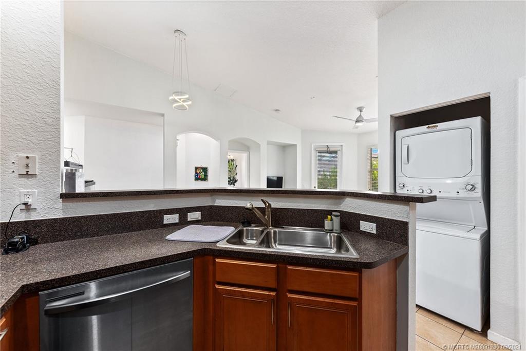 3138 Laurel Ridge Circle Riviera Beach, FL 33404 - Photo 26 of 34 Gallery Image 26