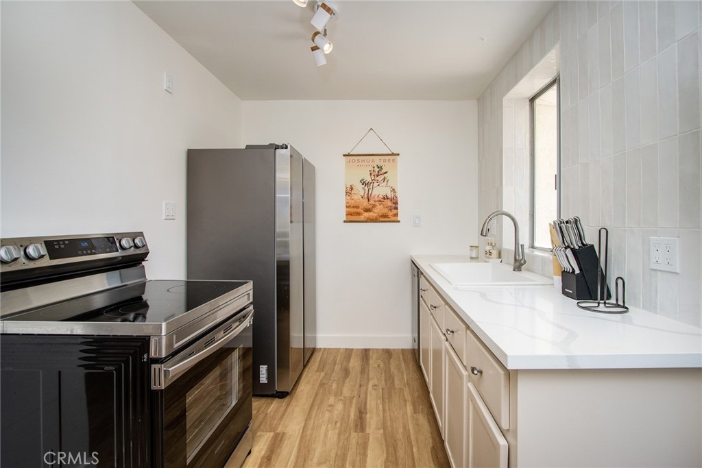 63365 Cobalt Road Joshua Tree, CA 92252 - Photo 9 of 22 Gallery Image 9