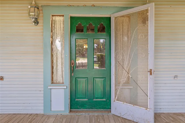 a view of a entryway door of the house