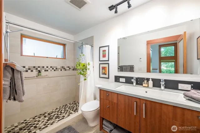 $1,250,000 | 2591 Taft Drive, Lummi Island, WA 98262