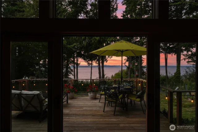 $1,250,000 | 2591 Taft Drive, Lummi Island, WA 98262