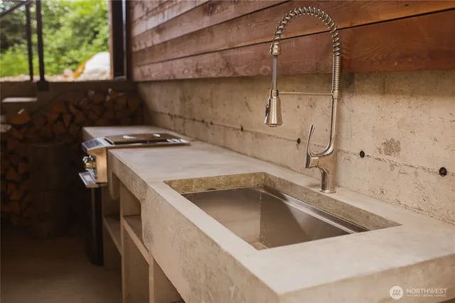 $1,250,000 | 2591 Taft Drive, Lummi Island, WA 98262