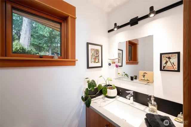 $1,250,000 | 2591 Taft Drive, Lummi Island, WA 98262