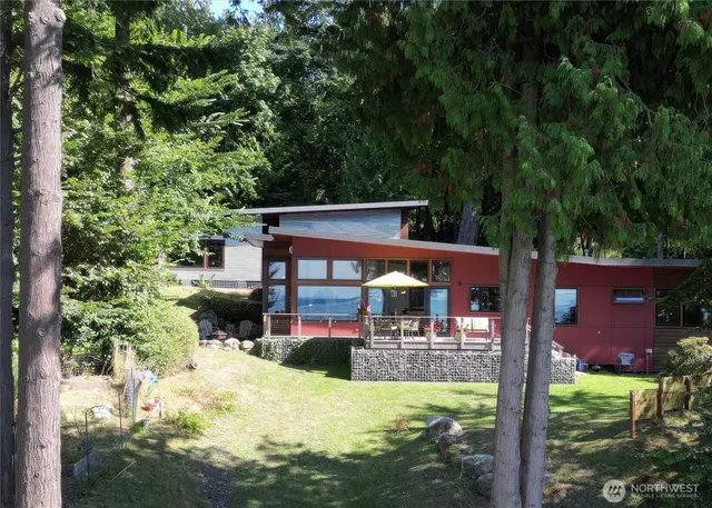 $1,250,000 | 2591 Taft Drive, Lummi Island, WA 98262