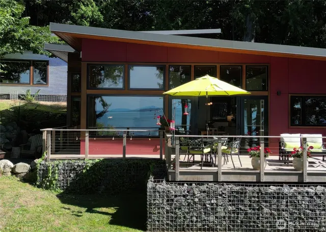 $1,250,000 | 2591 Taft Drive, Lummi Island, WA 98262