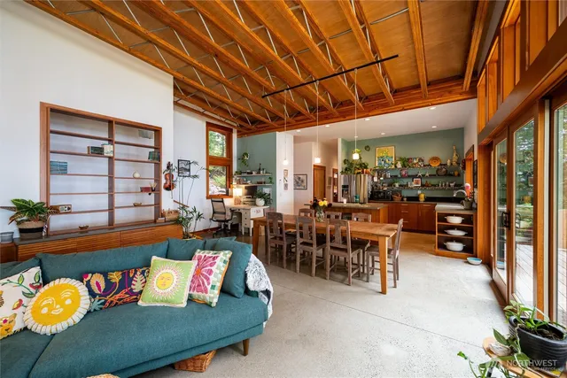 $1,250,000 | 2591 Taft Drive, Lummi Island, WA 98262