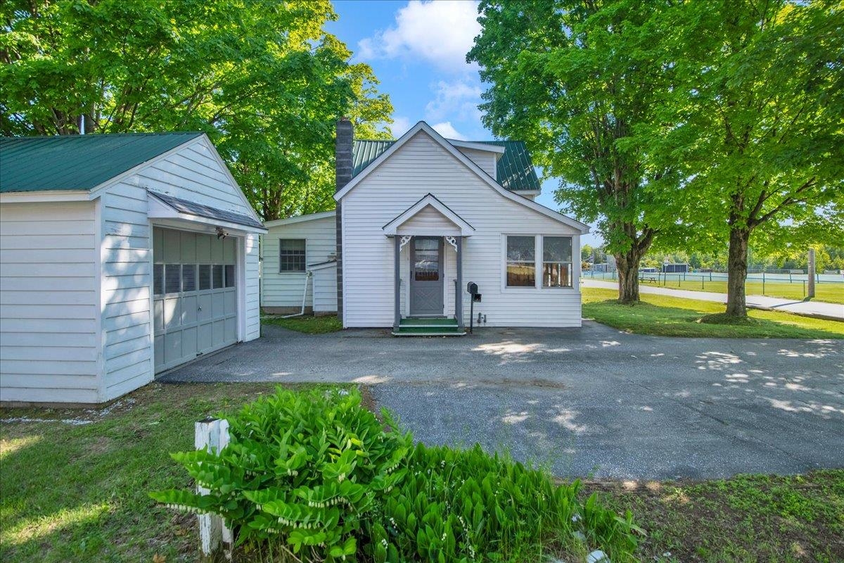 13 Jewett Street Swanton, VT 05488 - Photo 3 of 37