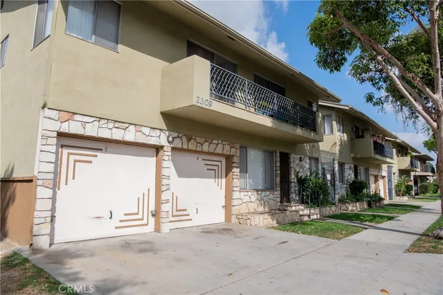 $1,945 | 2309 Cedar Avenue, Long Beach, CA 90806