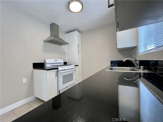 $1,945 | 2309 Cedar Avenue, Long Beach, CA 90806