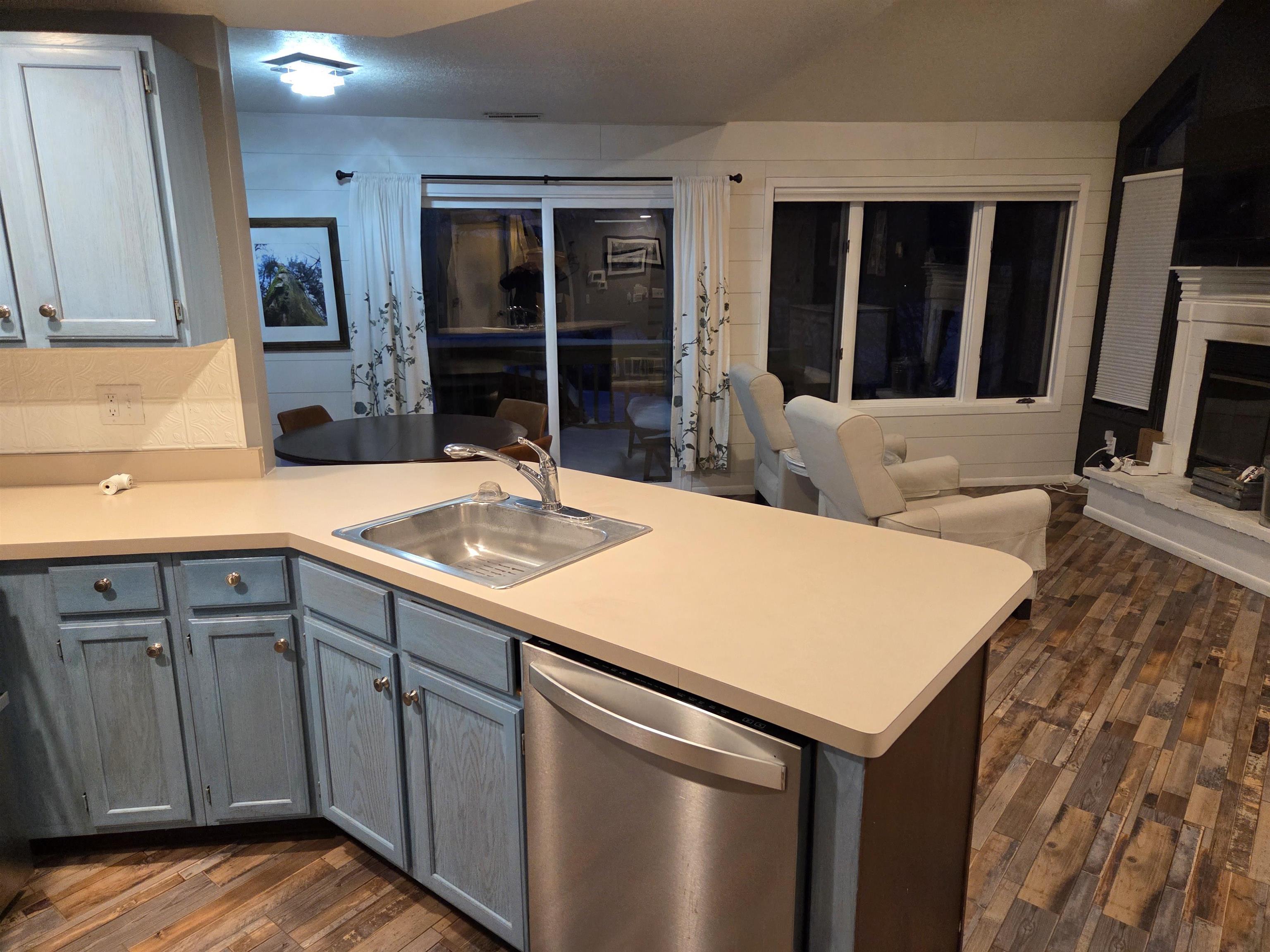 107 East Point Drive Galena, IL 61036 - Photo 3 of 23