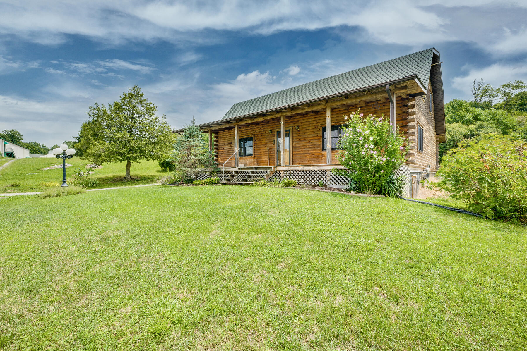 587 Watauga Road Watauga, TN 37694 - Photo 2 of 67 001 (10)