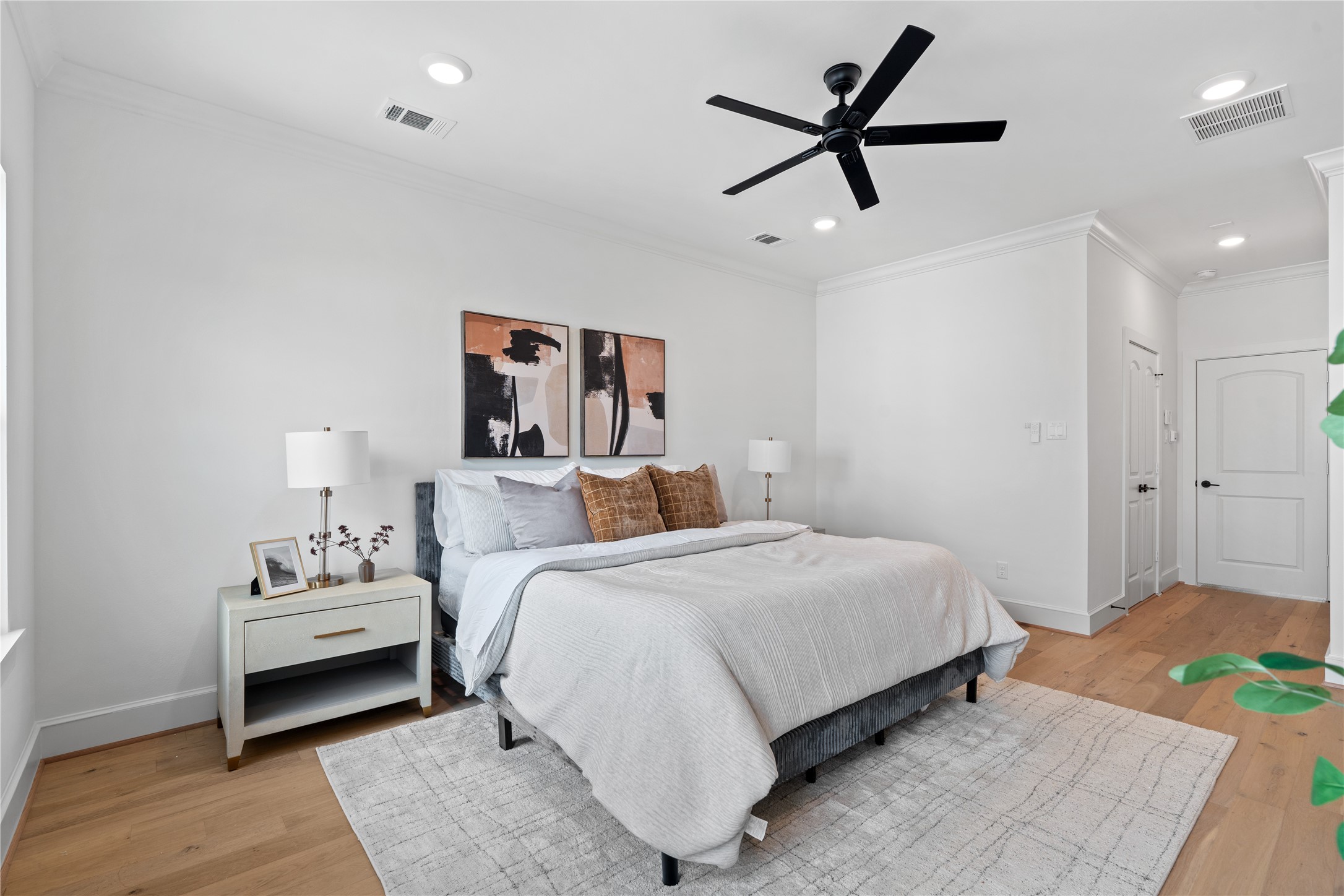 1614 Ojeman Road, Unit C Houston, TX 77055 - Photo 31 of 48 Gallery Image 31