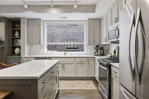 $525,000 | 3970 Wooddale Avenue South, Unit 201D, St. Louis Park, MN 55416