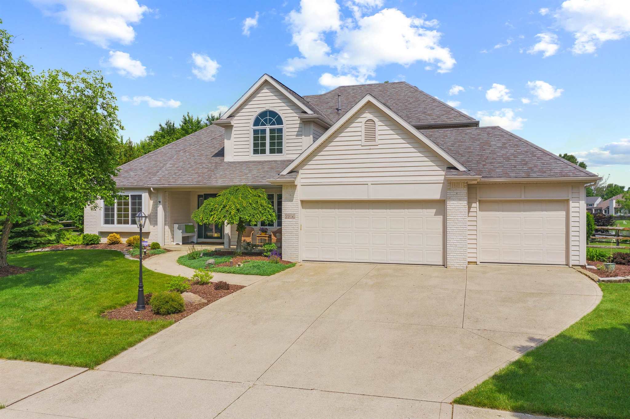 2206 Stonebriar Road Fort Wayne, IN 46814 - Photo 1 of 36 Gallery Image 1
