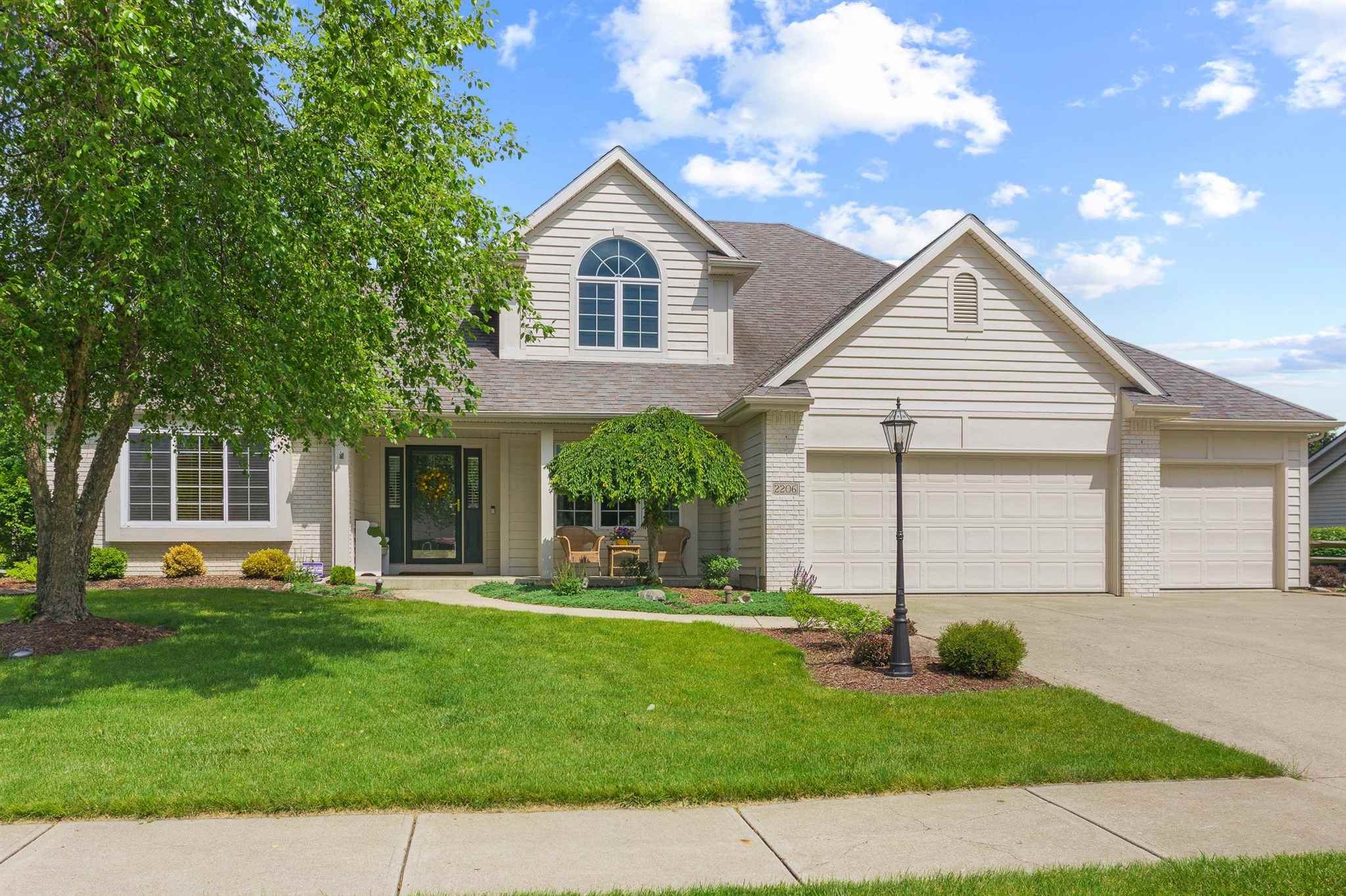 2206 Stonebriar Road Fort Wayne, IN 46814 - Photo 3 of 36 Gallery Image 3