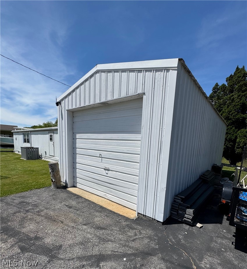 2825 West Rising Sun Road Port Clinton, OH 43452 - Photo 4 of 31