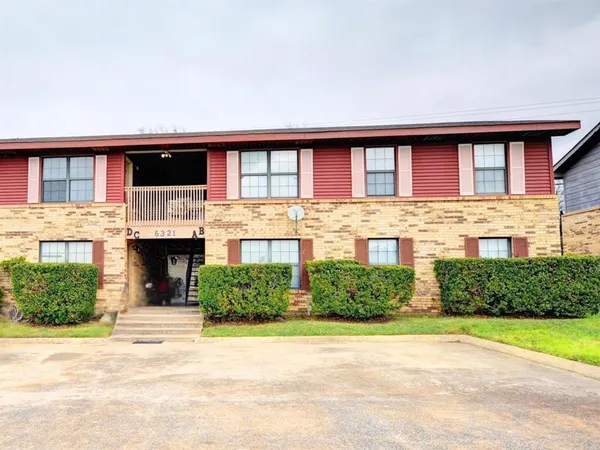 $1,175 | 6321 Richland Plaza Drive, Unit D, North Richland Hills, TX 76180