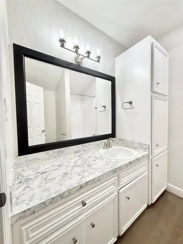 $1,850 | 137 Laurel Street, Lake Jackson, TX 77566