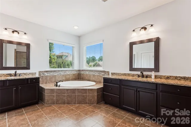 $879,000 | 657 Chase Court, Fort Mill, SC 29708