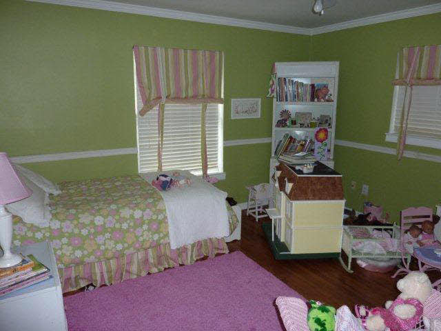 512 Magnolia Avenue Daphne, AL 36526 - Photo 9 of 18 BEDROOM 3