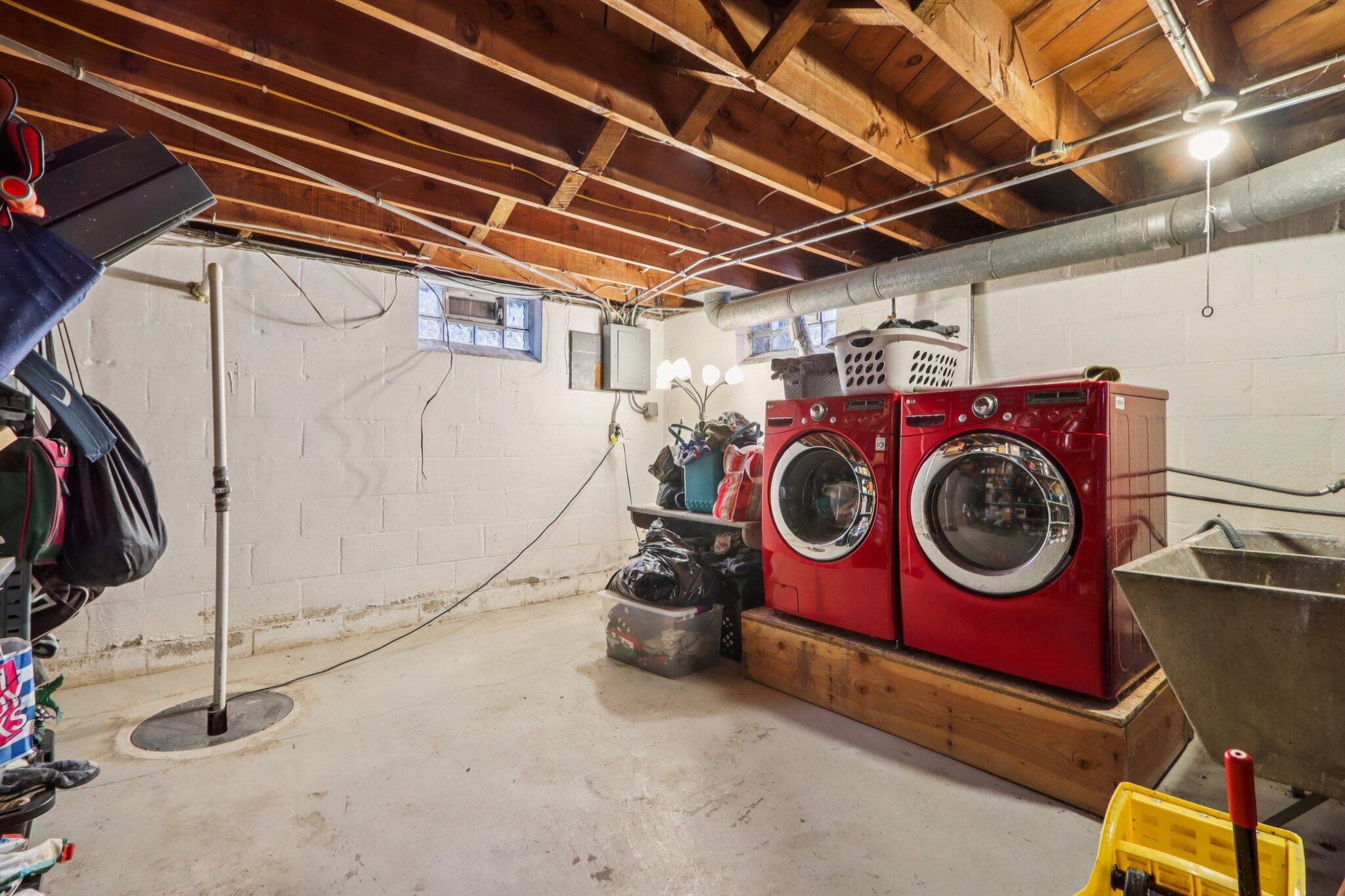 3781 South 21st Street Milwaukee, WI 53221 - Photo 13 of 23 Laundry area