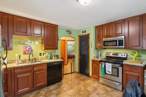 $224,500 | 3781 South 21st Street, Milwaukee, WI 53221