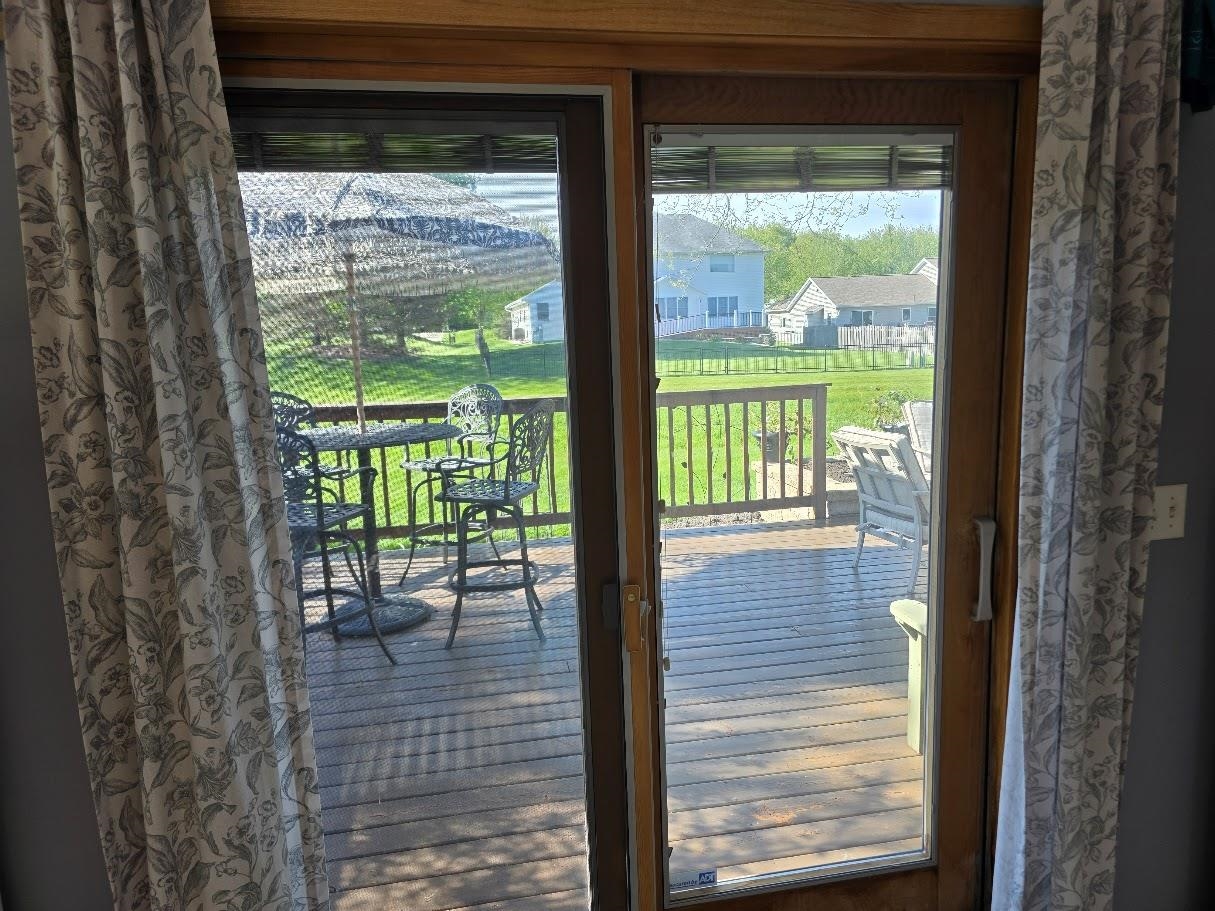 125 Meadow Ridge Lane Madison, WI 53704 - Photo 11 of 47