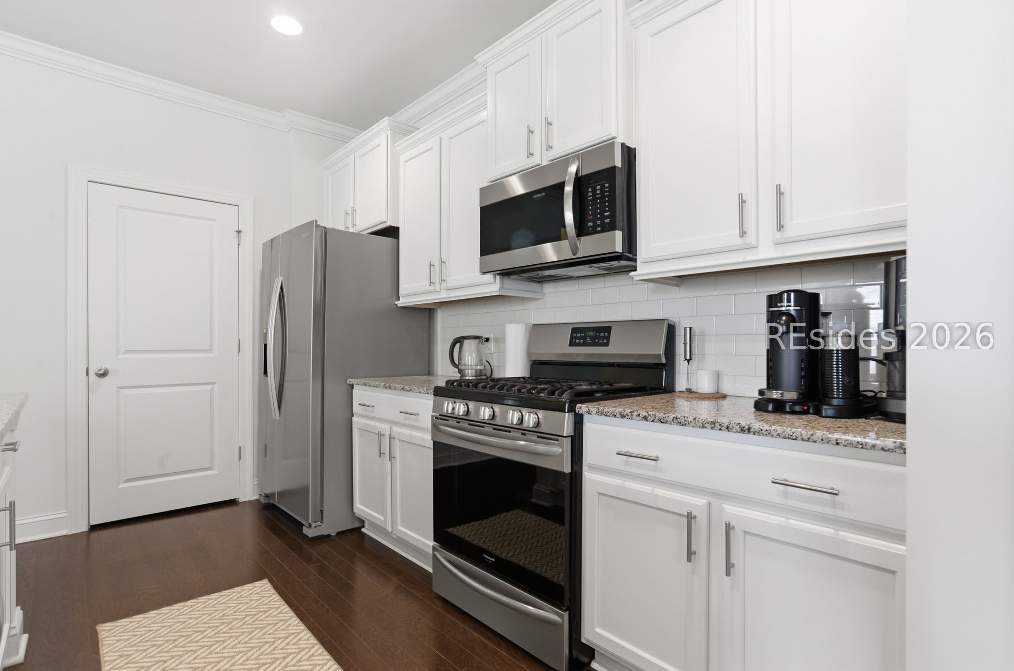 246 Lombards Mill Lane Bluffton, SC 29909 - Photo 8 of 33 Stainless appliances and gas range.