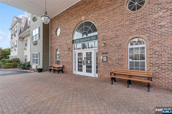 $249,999 | 4 Richmond Road, Unit 215, West Milford, NJ 07480