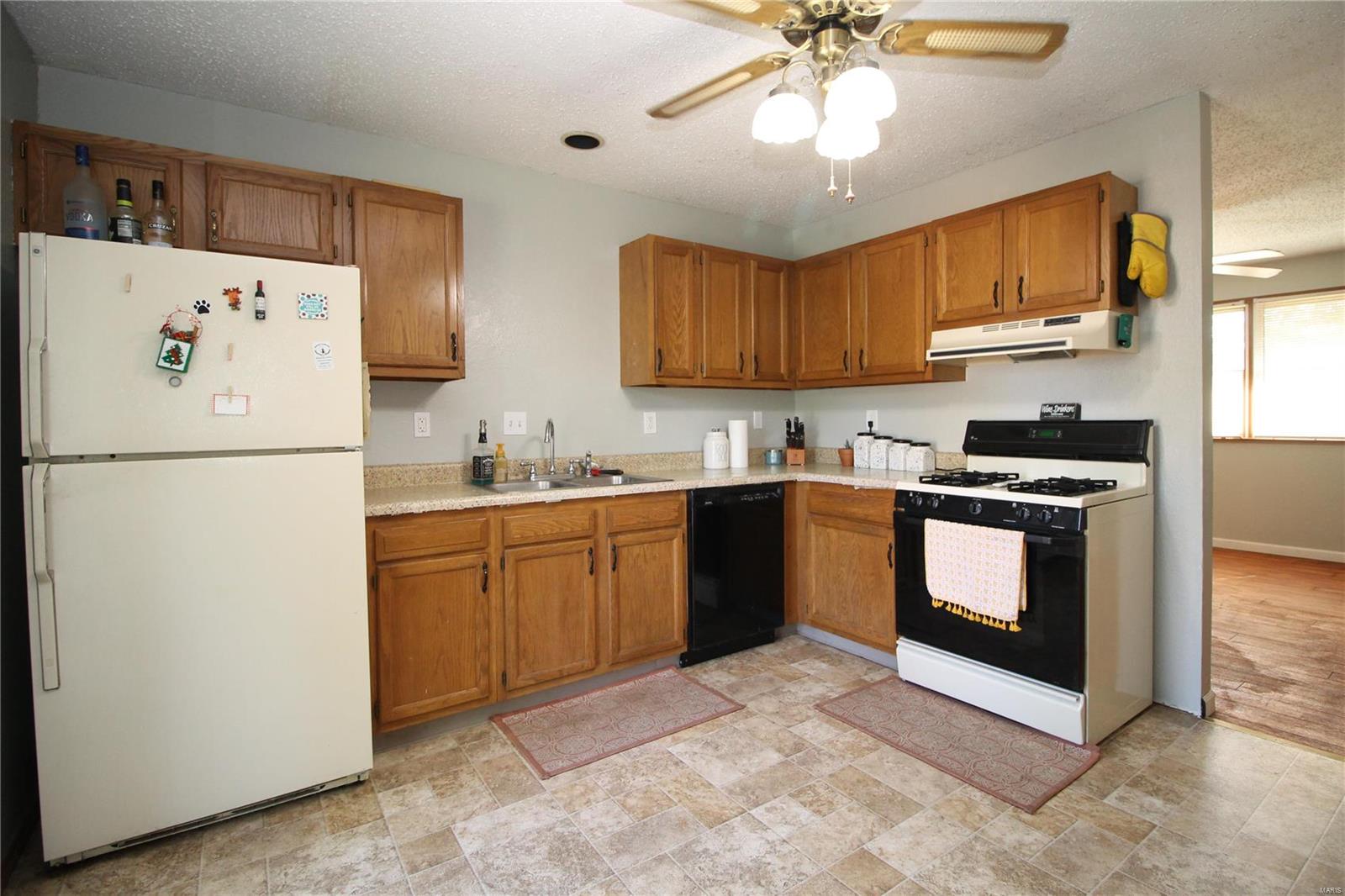 526 Shellview Street Bethalto, IL 62010 - Photo 2 of 29