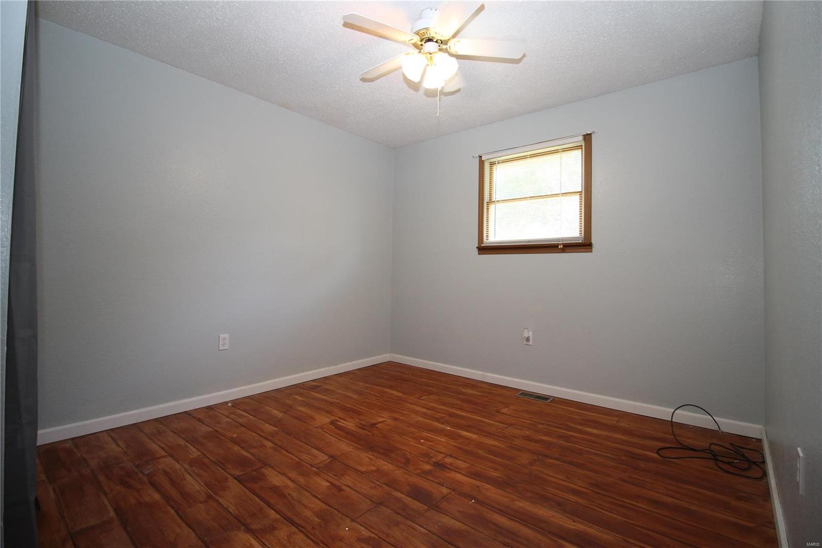 526 Shellview Street Bethalto, IL 62010 - Photo 3 of 29