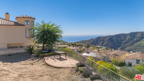 $1,100,000 | 1579 Calle Patricia, Pacific Palisades, CA 90272