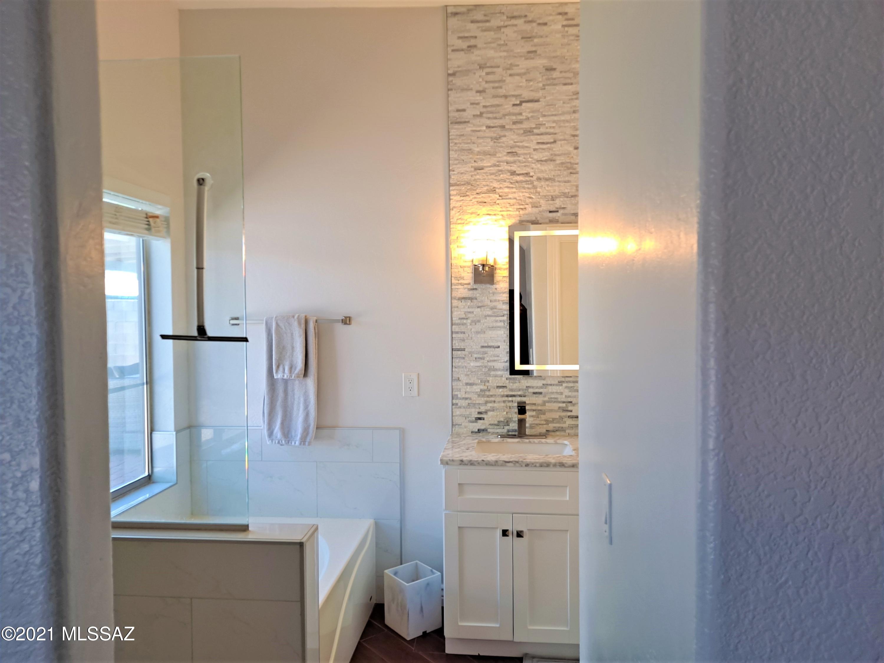 5500 South Wembly Road Tucson, AZ 85746 - Photo 14 of 43 Gallery Image 14