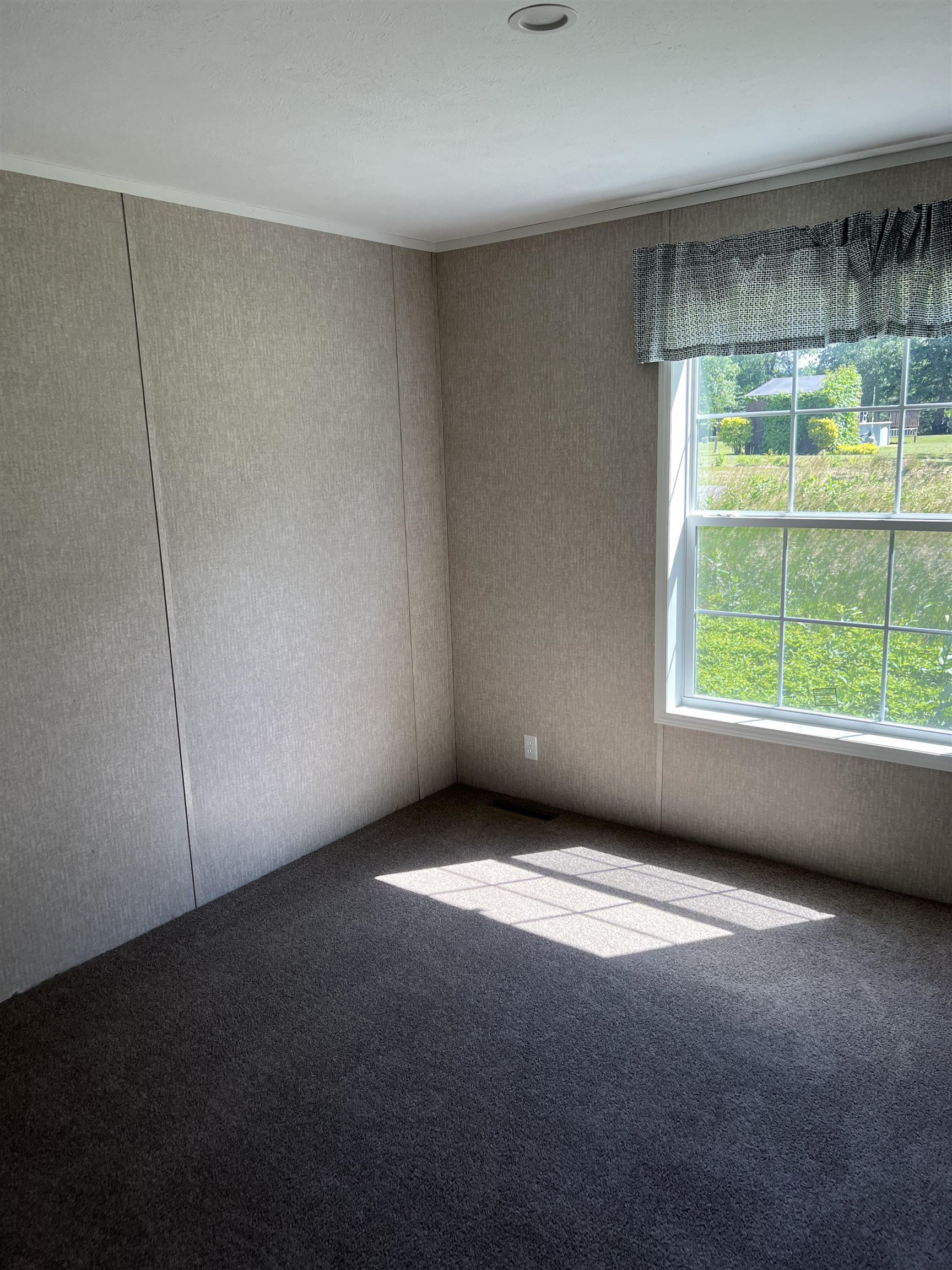 22 Meadow Road Vernon, VT 05354 - Photo 7 of 10 Gallery Image 7