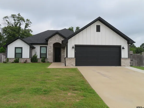$354,900 | 403 Deer Point Cove, Chandler, TX 75758