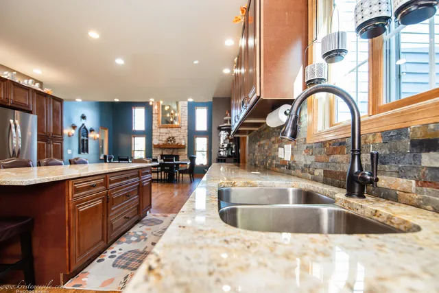 $815,000 | 27243 South 88th Avenue, Monee, IL 60449