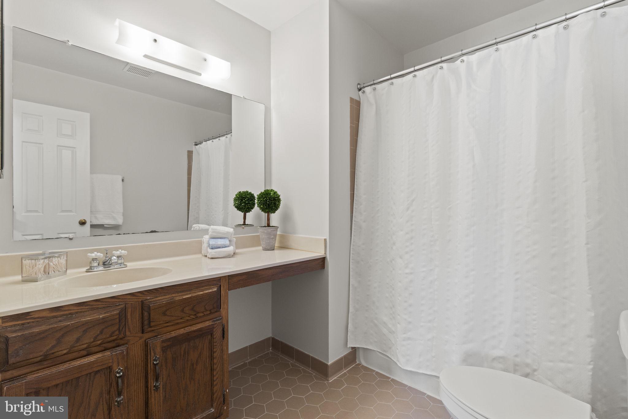 1020 Windrush Lane, Unit 27 Sandy Spring, MD 20860 - Photo 10 of 14 Hall Bath