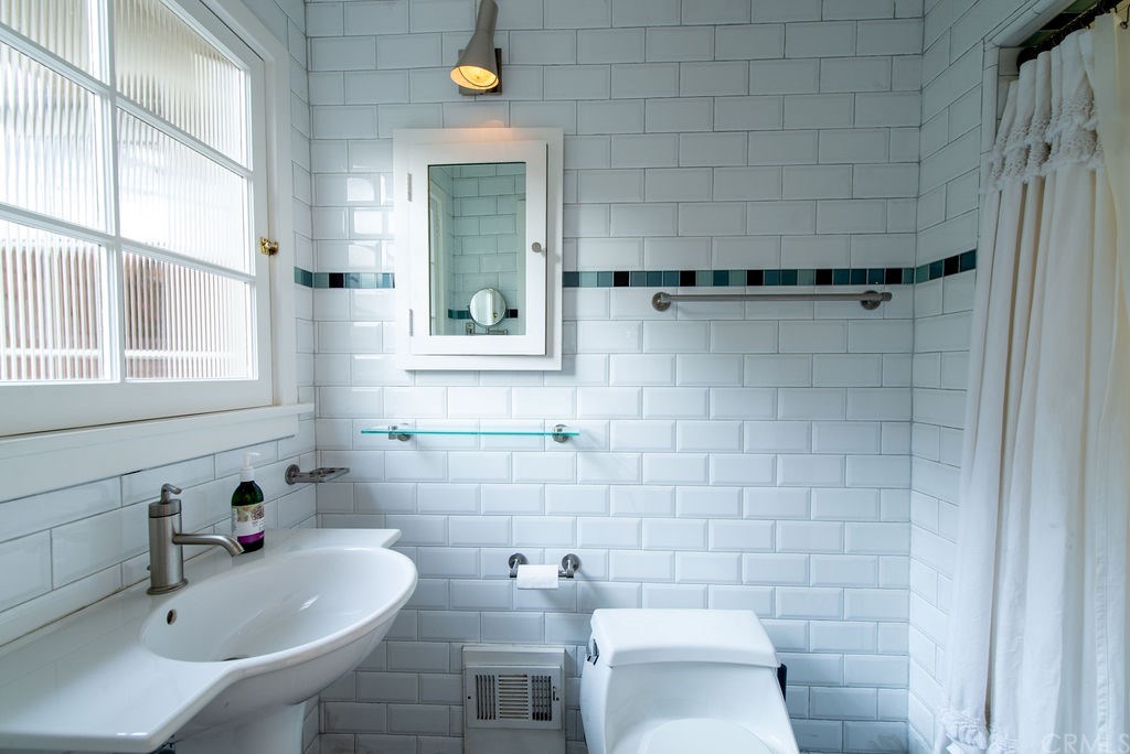 1665 Braeburn Road Altadena, CA 91001 - Photo 26 of 69