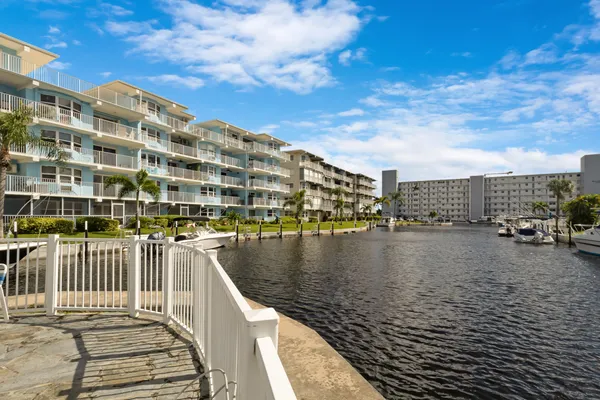 $219,900 | 1501 Southeast 15th Court, Unit 303, Deerfield Beach, FL 33441