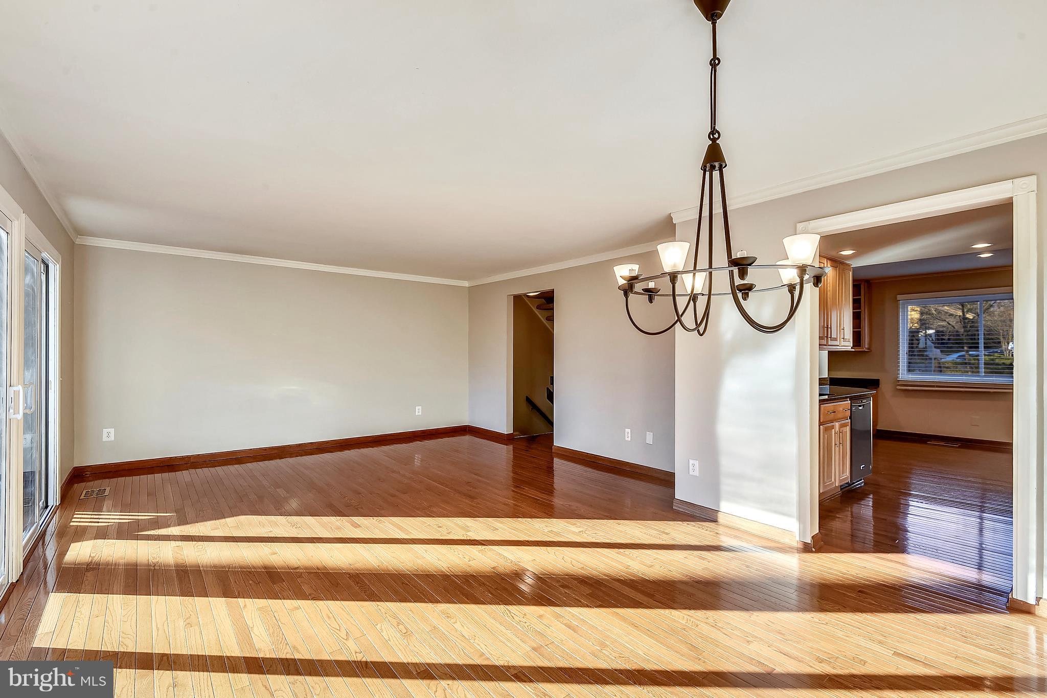 2274 Wheelwright Court Reston, VA 20191 - Photo 14 of 32 Family room