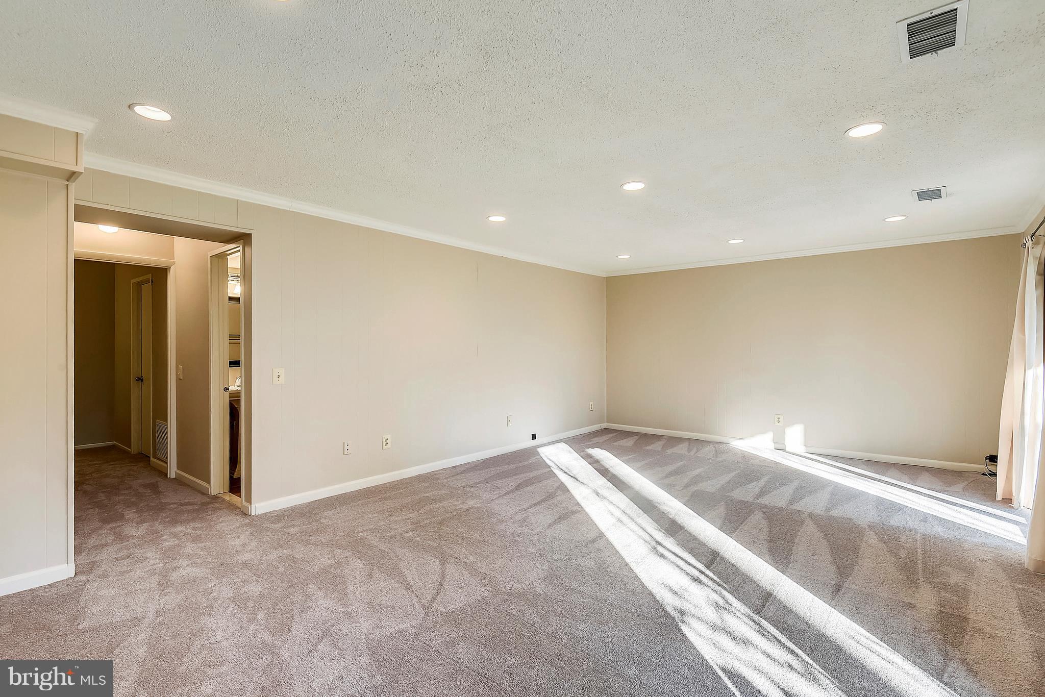 2274 Wheelwright Court Reston, VA 20191 - Photo 26 of 32 Daylight rec room