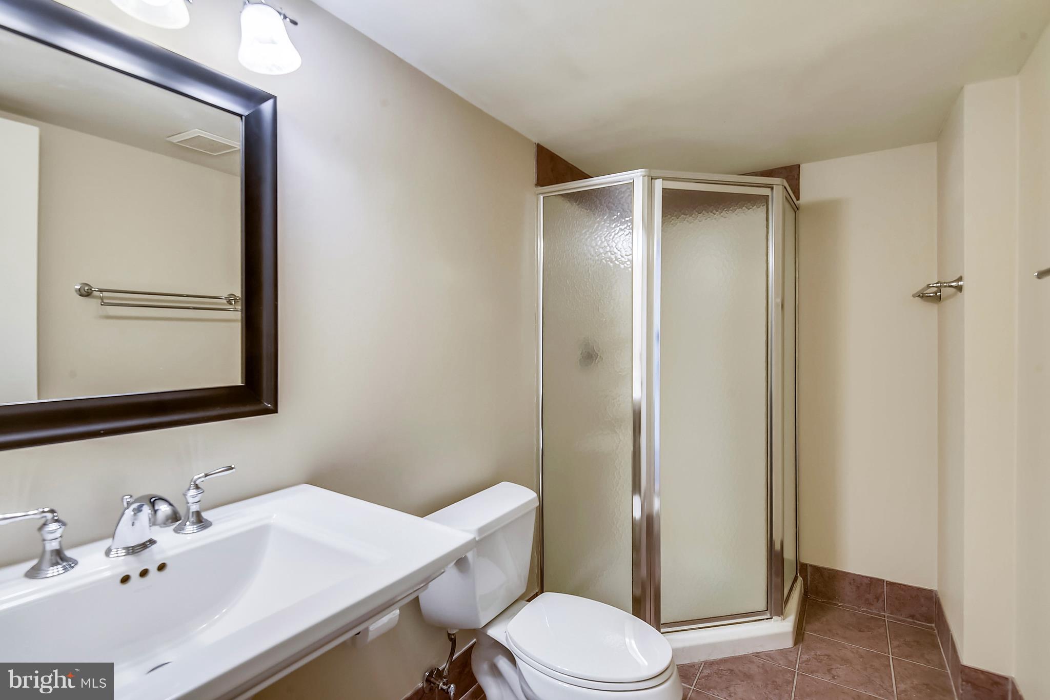 2274 Wheelwright Court Reston, VA 20191 - Photo 30 of 32 Lower level full bathroom