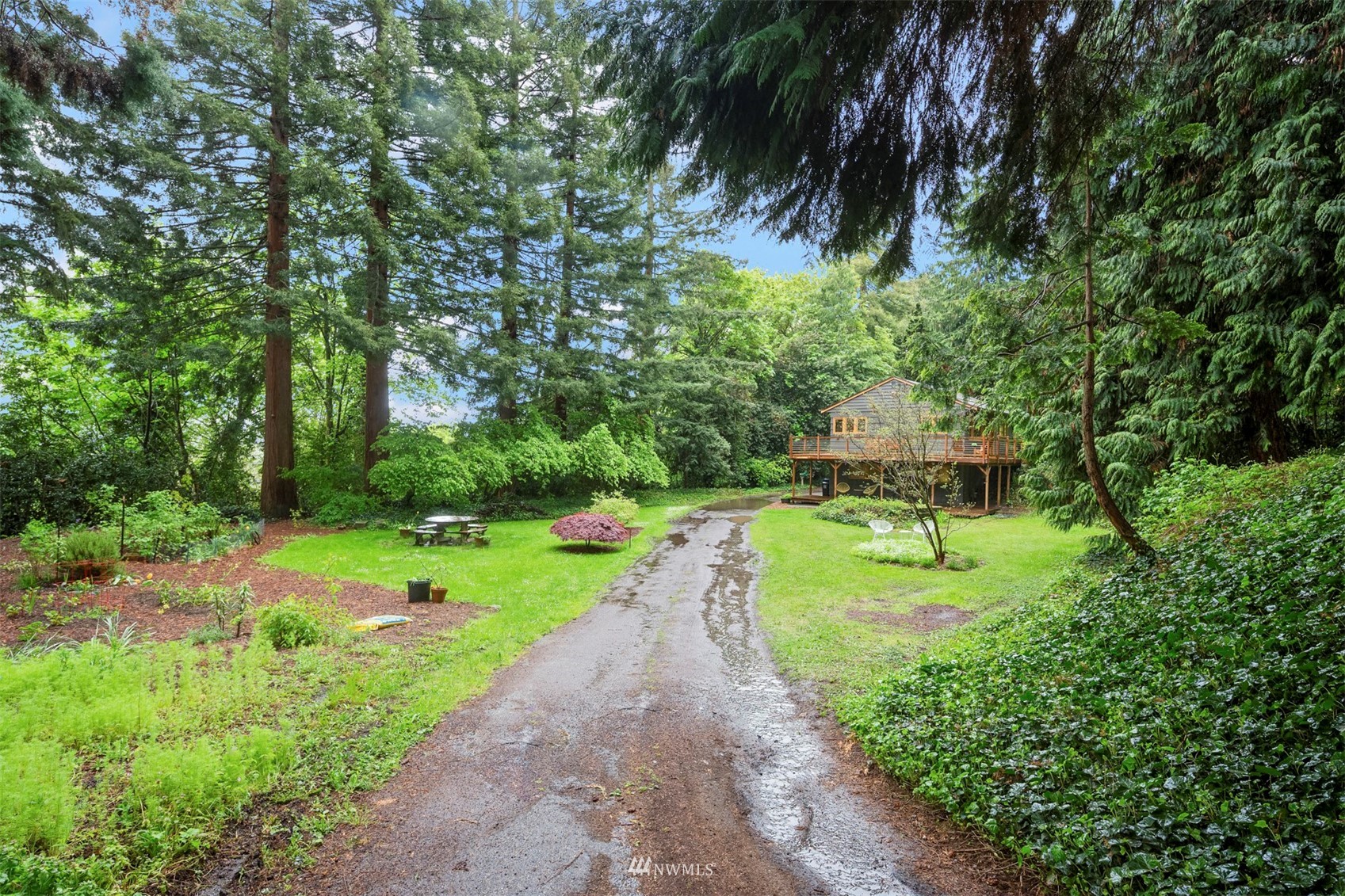 3715 South Webster Street Seattle, WA 98118 - Photo 32 of 39 a view of a backyard with swimming pool