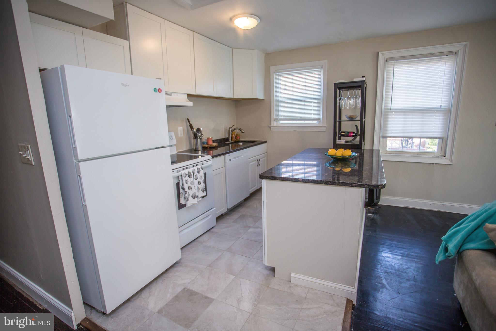 52 East Reed Avenue Alexandria, VA 22305 - Photo 4 of 9 Kitchen