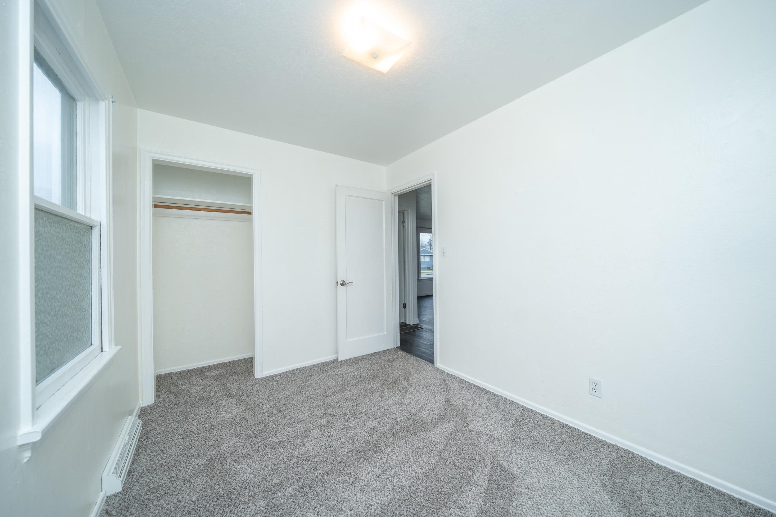 211 East Longfellow Avenue Spokane, WA 99207 - Photo 33 of 37