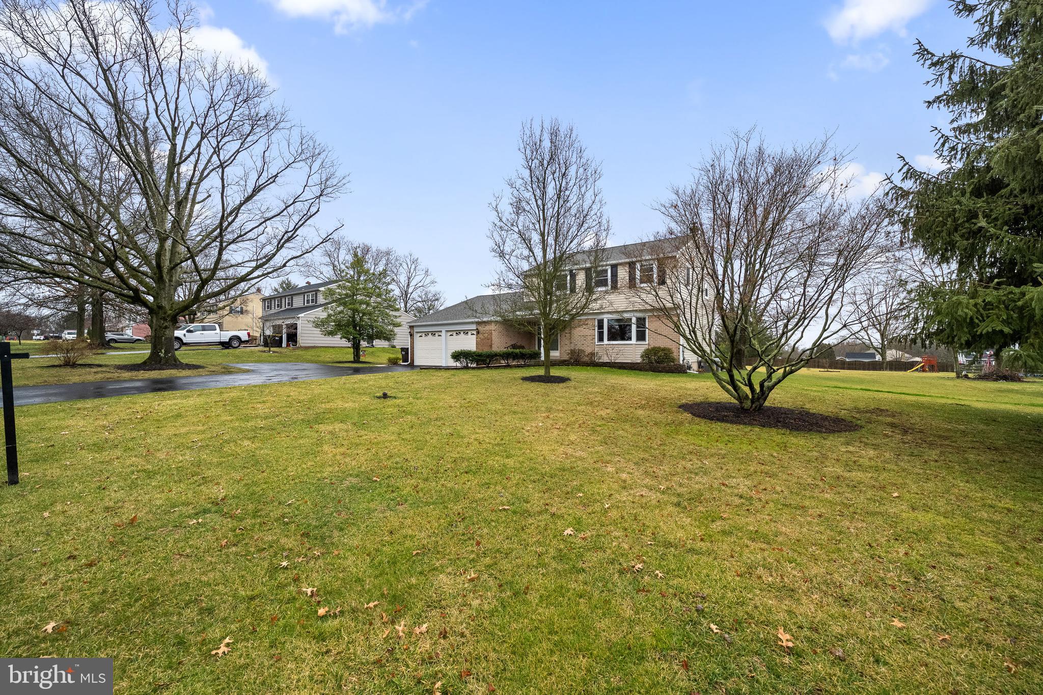 352 Yoder Road Harleysville, PA 19438 - Photo 3 of 28 Front Yard