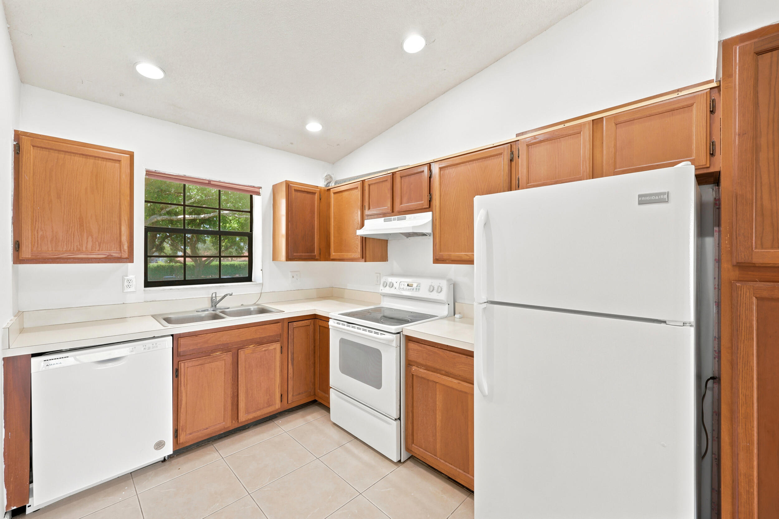 2600 Greenwood Terrace, Unit G201 Boca Raton, FL 33431 - Photo 10 of 35 42_453a0055