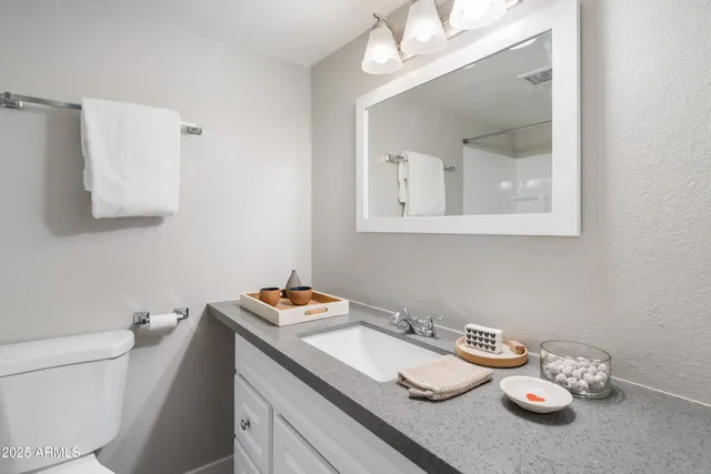 $999 | 4025 North 40th Street, Unit 15, Phoenix, AZ 85018