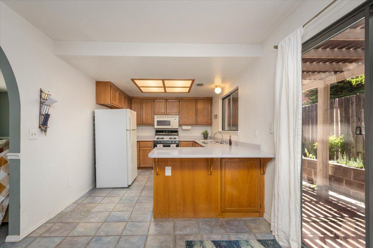 688 Buckthorn Drive Redding, CA 96003 - Photo 13 of 40 15-688 Buckthorn Dr (19 of 23)